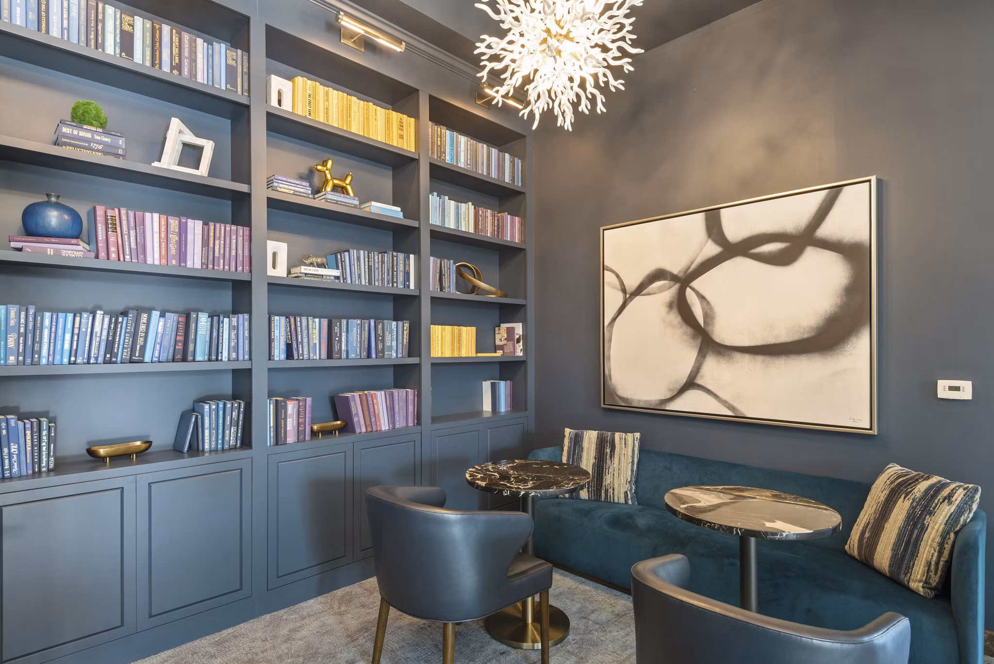 clubhouse at DelRay Tower Apartments