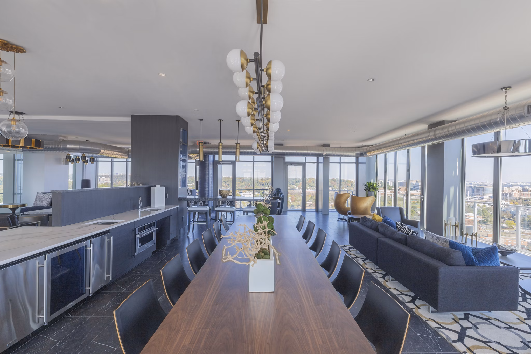 clubhouse at DelRay Tower Apartments