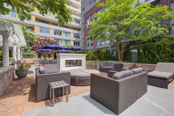 fire pit at DelRay Tower Apartments