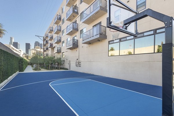 sport court at Wilshire Valencia Apartments