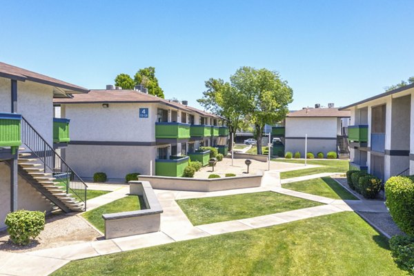 Westmount at Urban Trails: Stylish of luxury apartments near city amenities