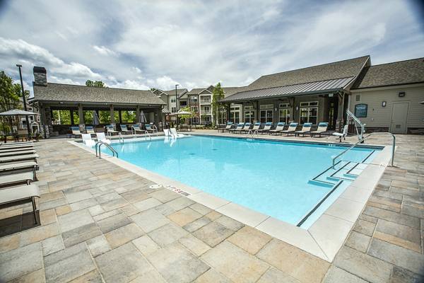 pool at Sixes Ridge Apartments