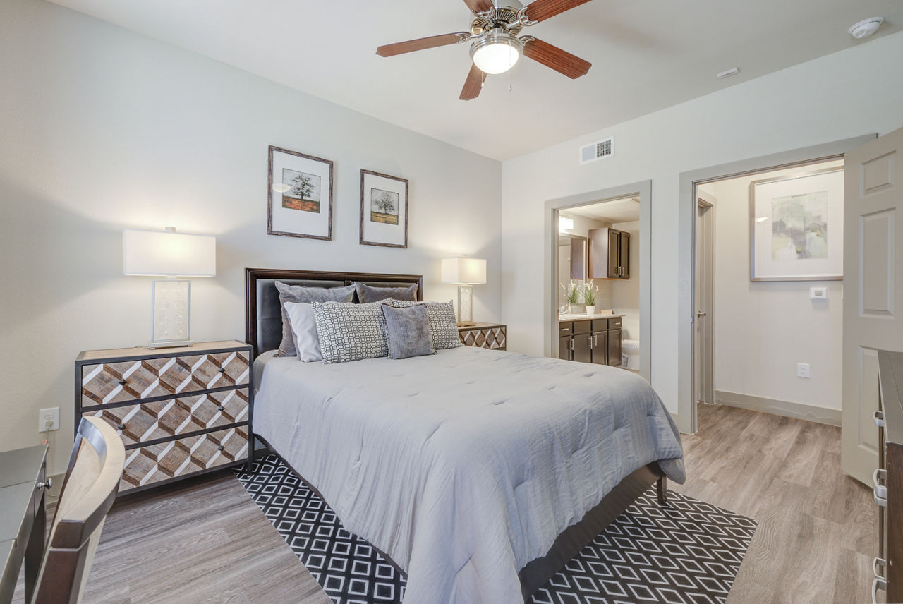 Lone Oak 18 of 20