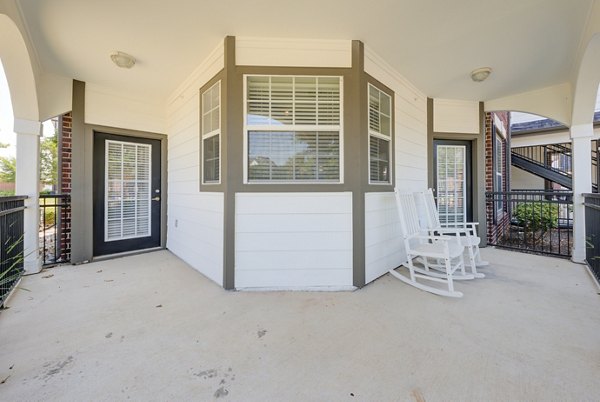 patio at Lone Oak Apartments