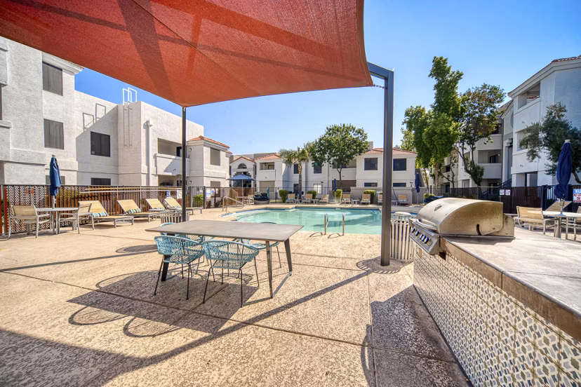pool at Espiral Apartments