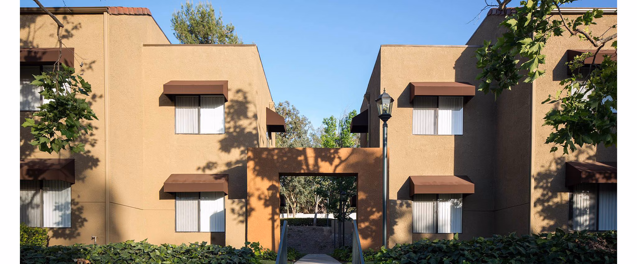 The Highlands at Grand Terrace Apartments: Stylish building with modern design near scenic landscapes
