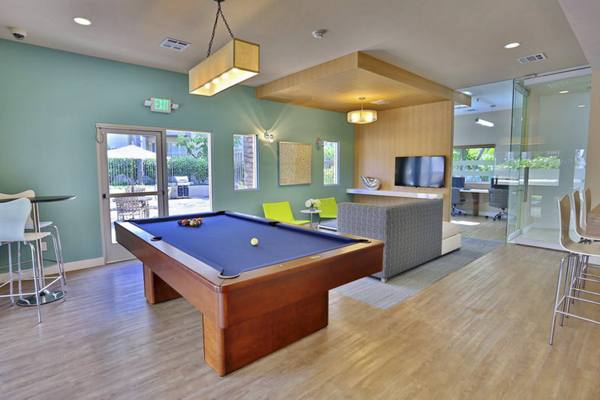 game room at Norwalk Metropointe Apartments