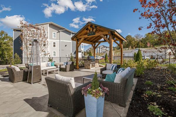 courtyard at The Village at Westland Cove Apartments