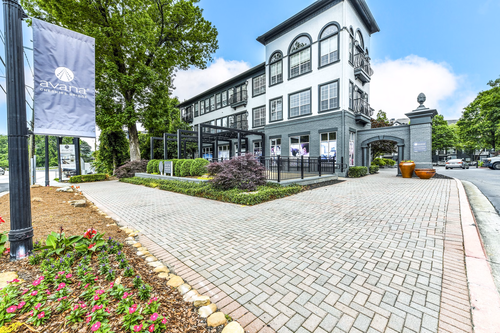 Avana Cheshire Bridge: Stylish luxury apartment building in Atlanta