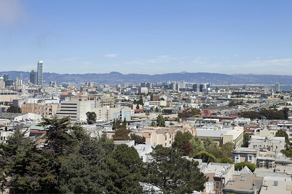38 Dolores Apartments: Scenic view from modern luxury high-rise in San Francisco