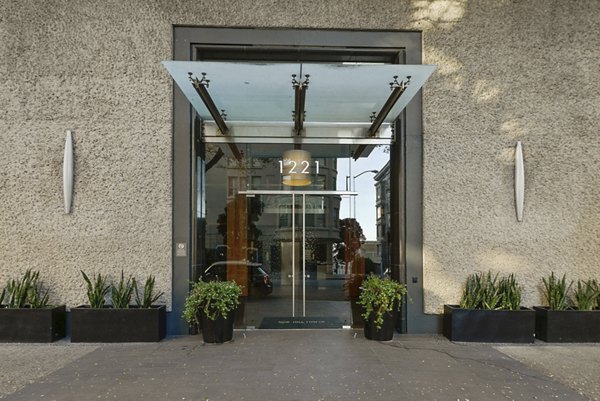 Nob Hill Tower: Sophisticated of luxury apartments in San Francisco