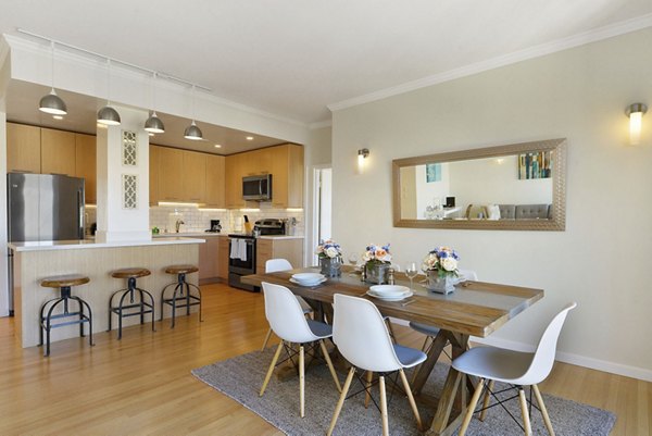 Dining area with elegant furnishings at Nob Hill Tower Apartments, a luxury living space in the heart of the city