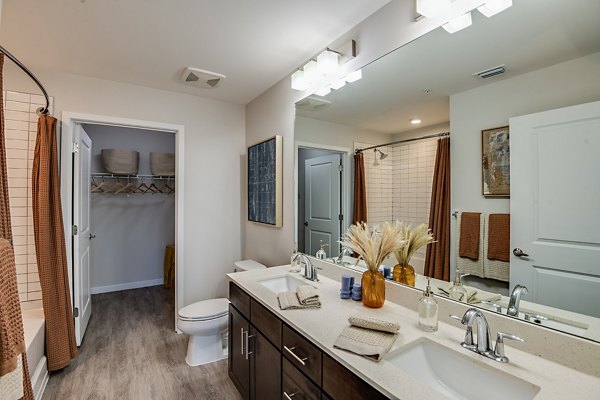 bathroom at Lago Apartments 