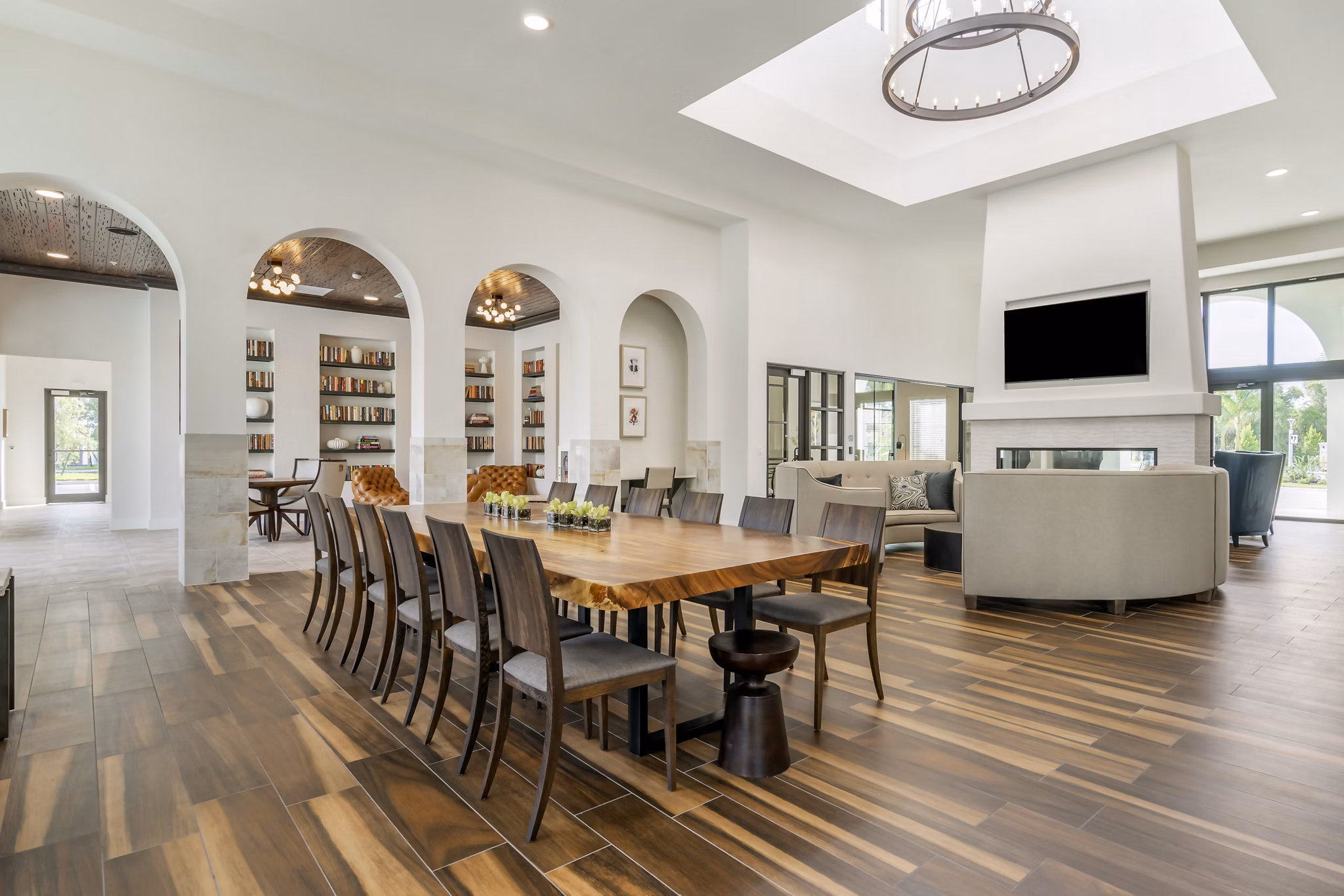 clubhouse at Lago Apartments