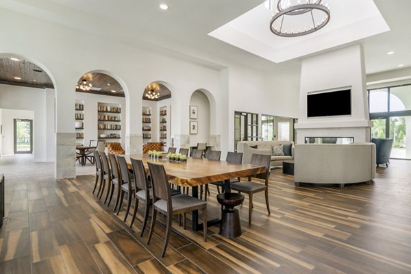 clubhouse at Lago Apartments