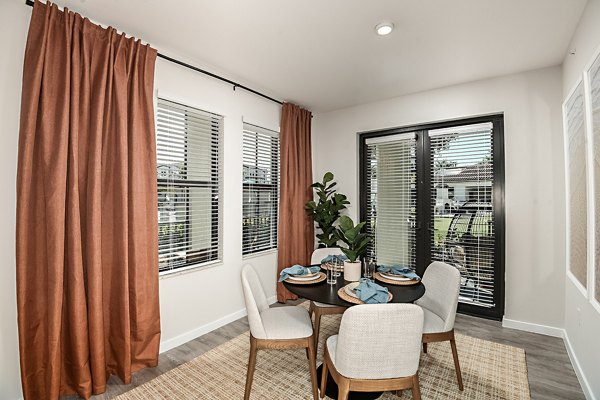 dining room at Lago Apartments
