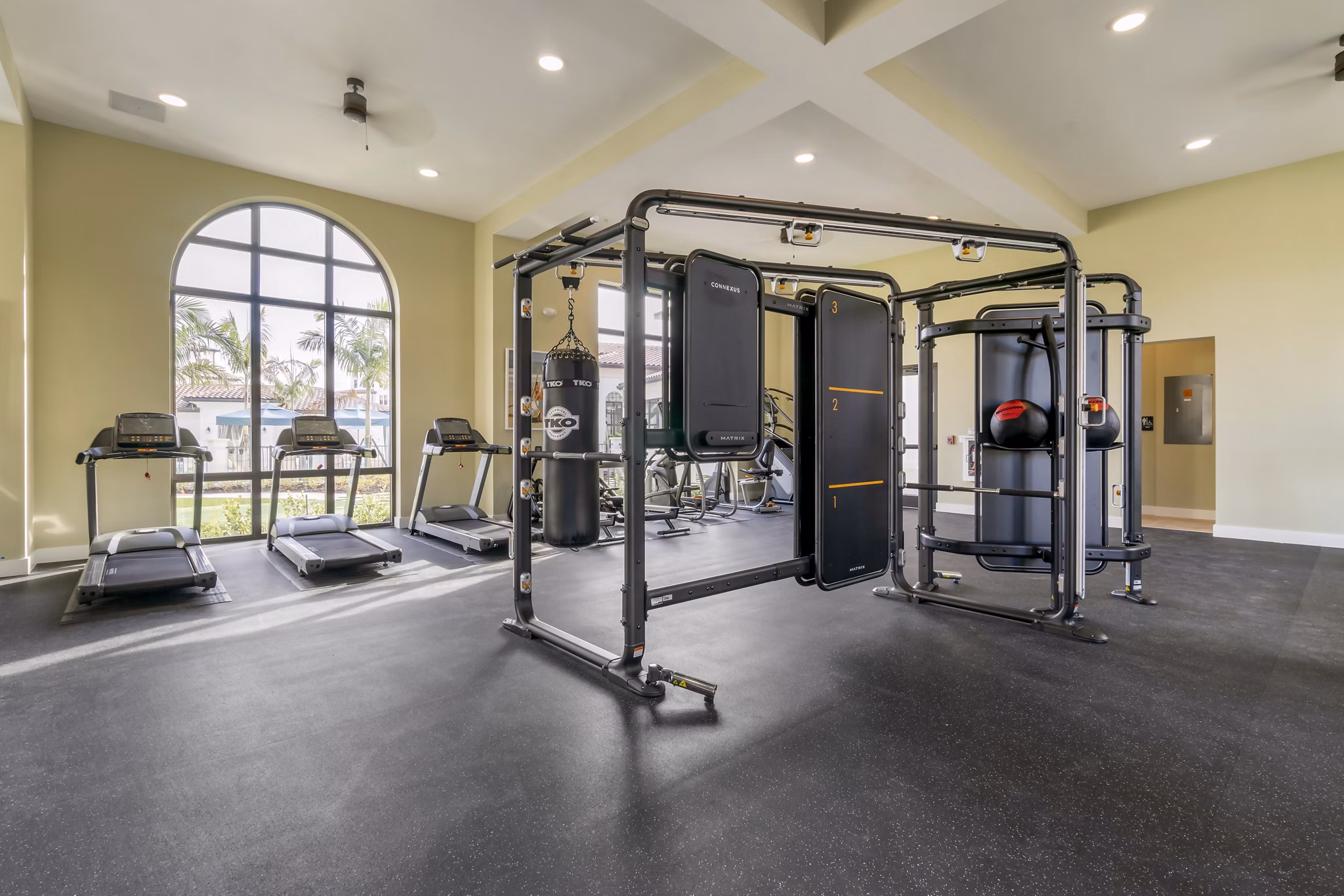 fitness center at Lago Apartments