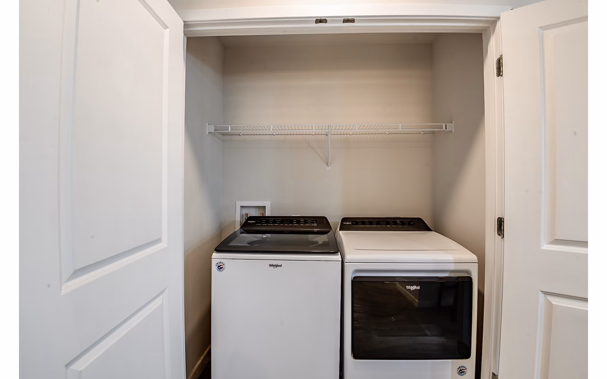 laundry room at Lago Apartments