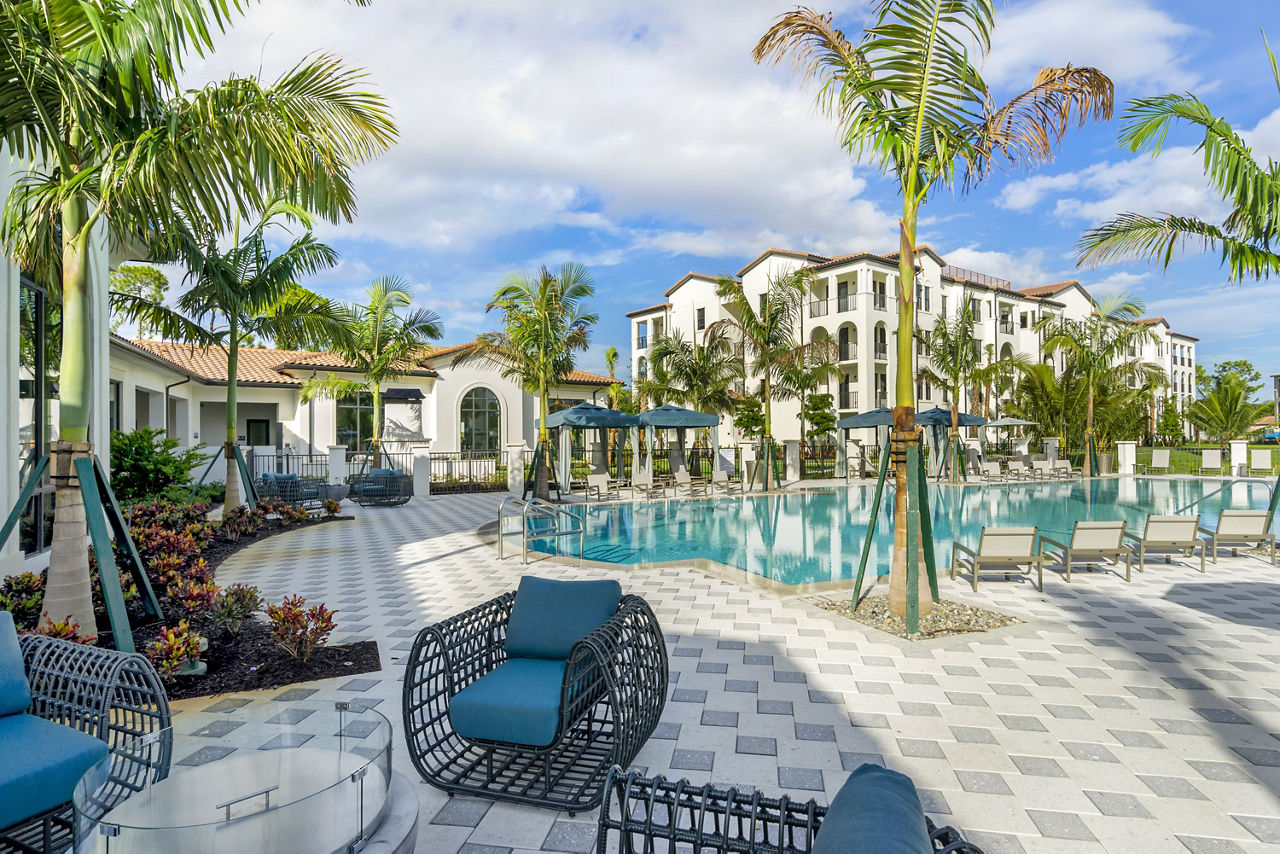 Lago Apartments Naples Fl 5 of 12