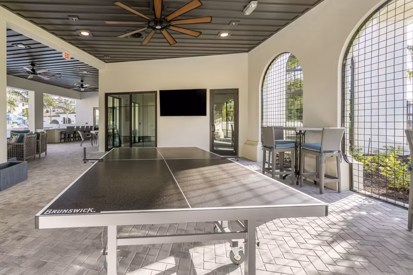 recreational area at Lago Apartments