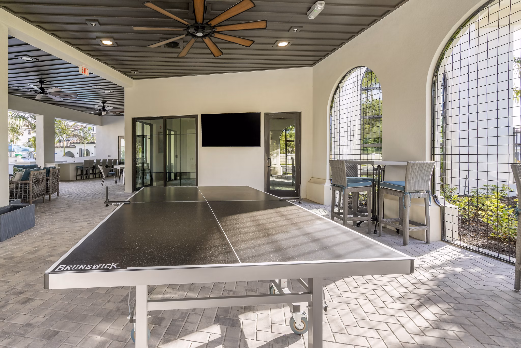 recreational area at Lago Apartments