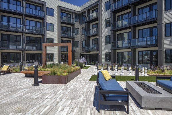 courtyard at Aria Apartments