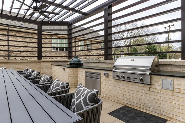 grill area at Draper Place Signature Apartment Homes