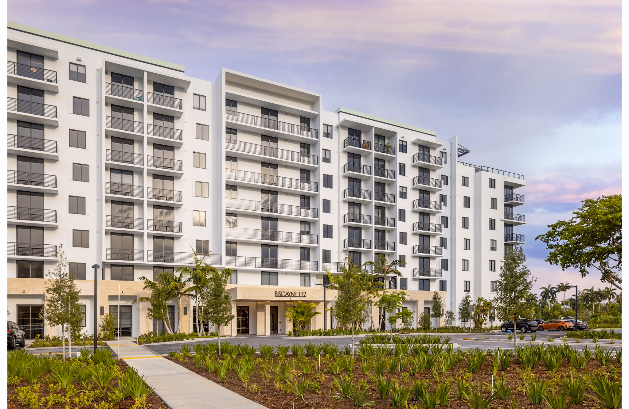 Biscayne 112 Apartments: Contemporary building in Miami