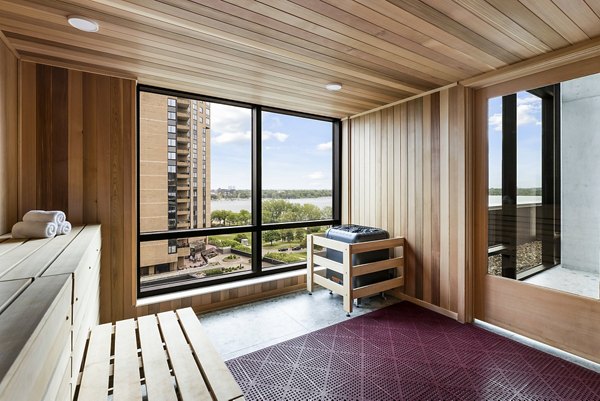 LakeHaus: Luxury lakeside apartments with stunning skyline views in Minneapolis