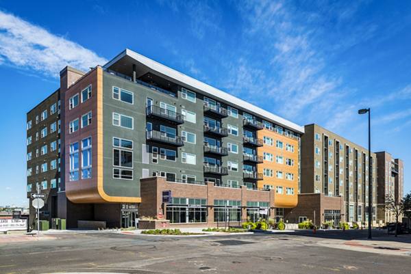building/exterior at Canvas on Blake Apartments