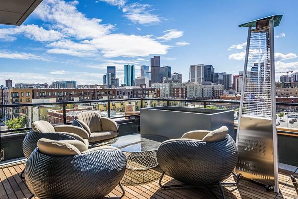 patio/balcony at Canvas on Blake Apartments