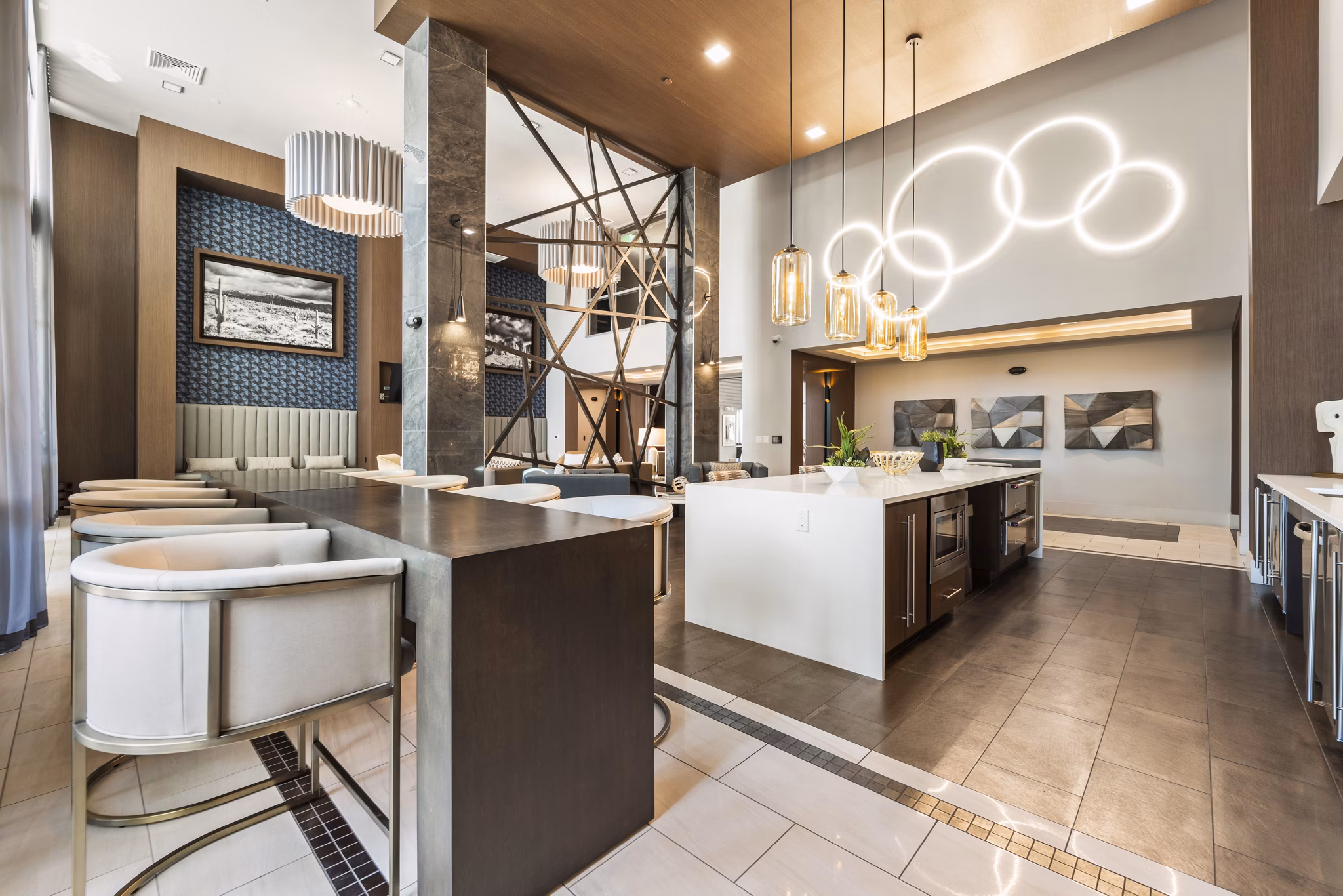 Elegant lobby with modern furnishings at Maxwell on 66th Apartments