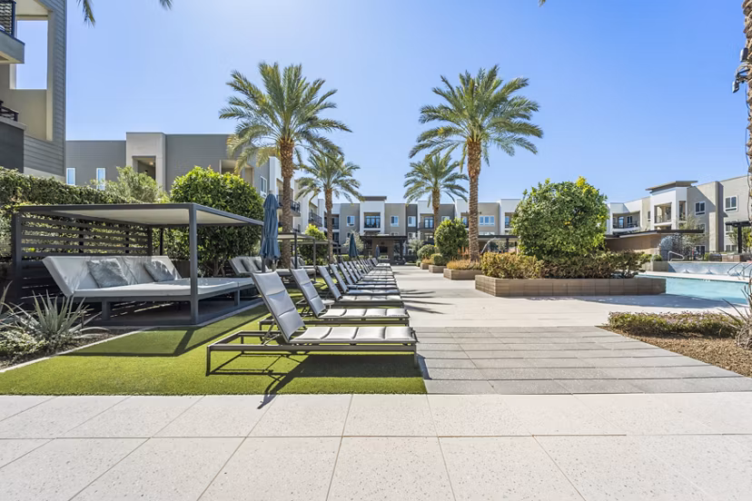 Recreational area with fitness facilities at Maxwell on 66th Apartments