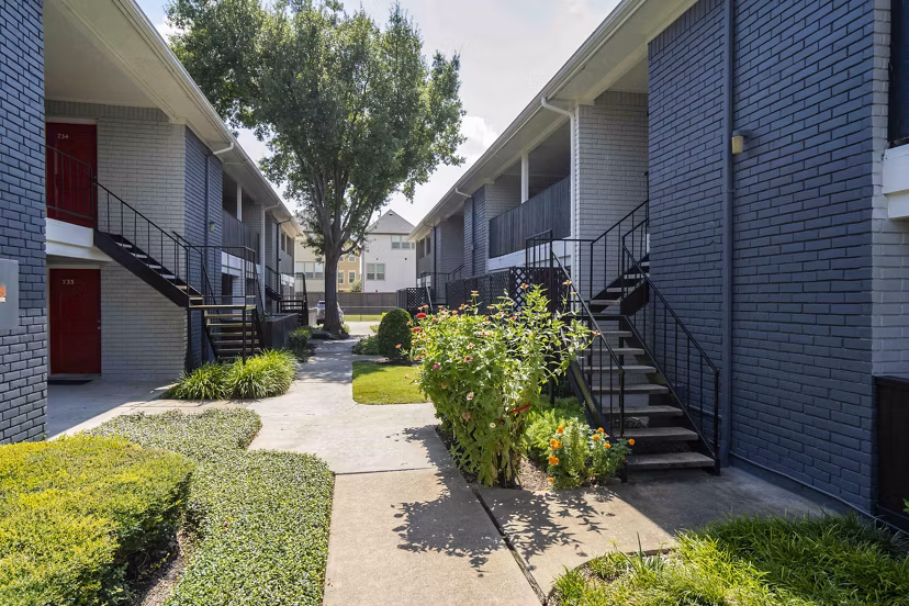 3 Corners East: Contemporary view of luxury apartments in prime location