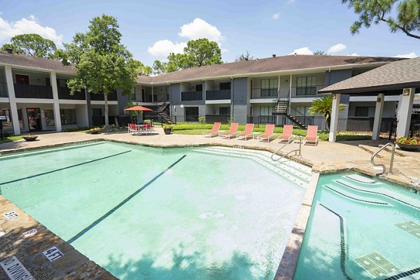 pool at 3 Corners North Apartments