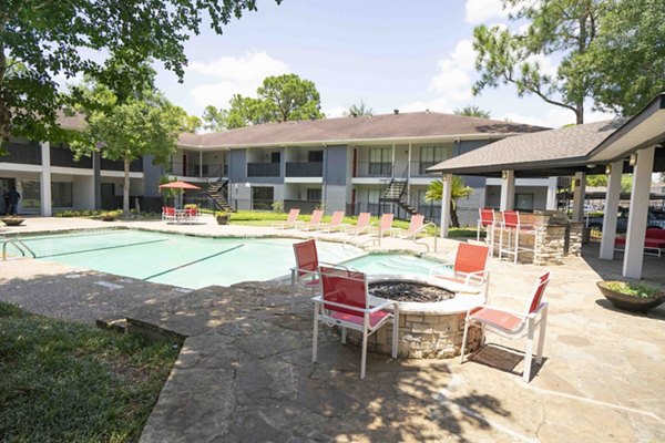 Outdoor fire pit area at 3 Corners North Apartments, perfect for relaxation and socializing