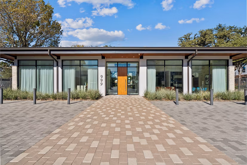 building/exterior at Scenic at River East Apartments