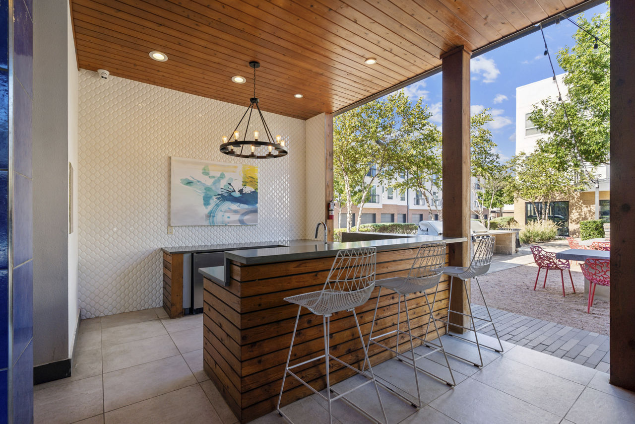 Grill area at Scenic At River East (1 of 3)