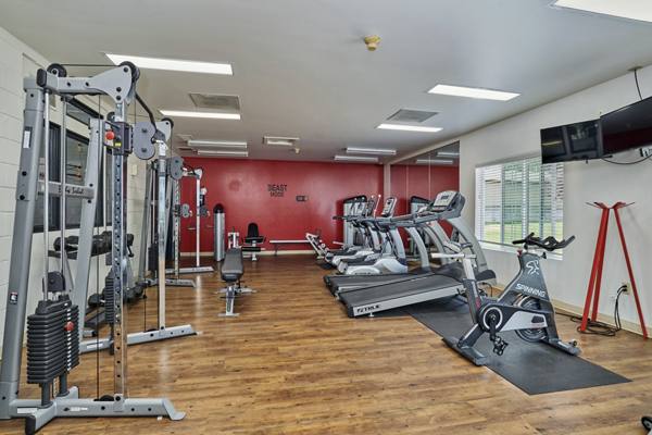 fitness center at Novi at Lowry Apartments