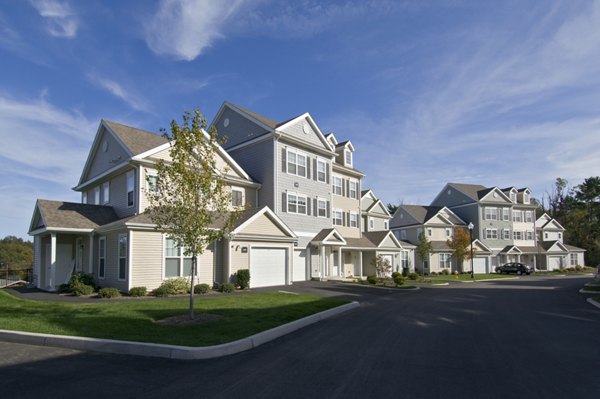 Avalon at Cohasset: Elegant luxury apartments in Cohasset, MA with manicured landscapes and modern architecture