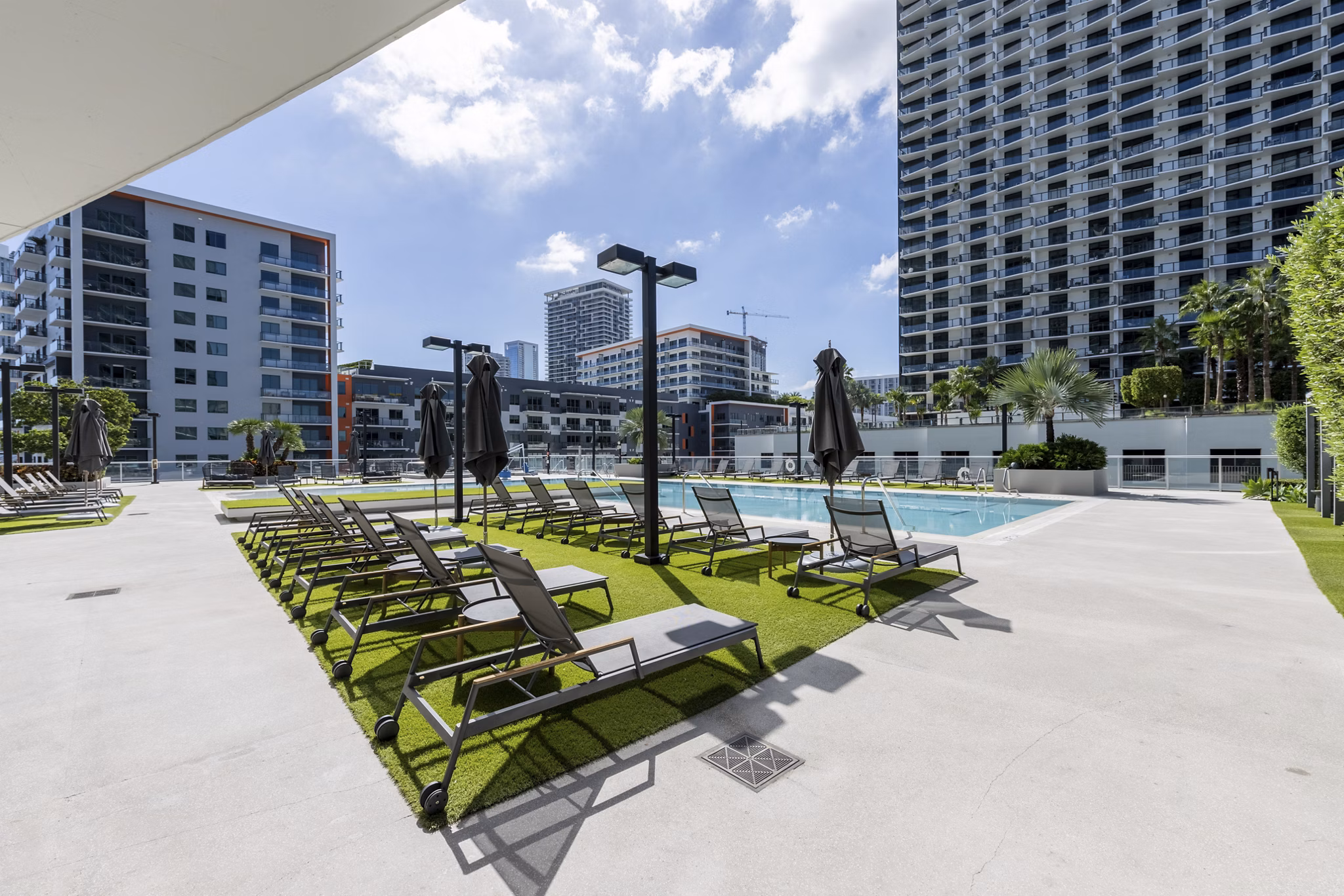 Pool at Midtown 5 Apartments