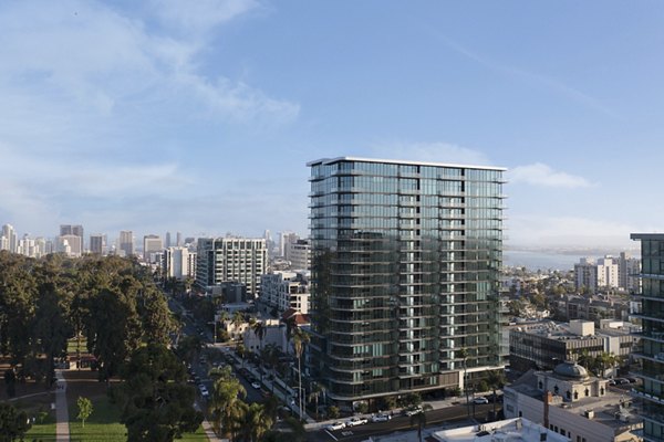 525 Olive Apartments: Modern luxury apartment in San Diego's Bankers Hill neighborhood