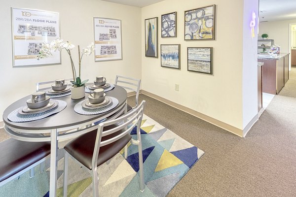 dining room at 100 Midtown Apartments