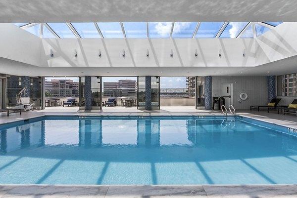 pool at Atlantic Station West Apartments