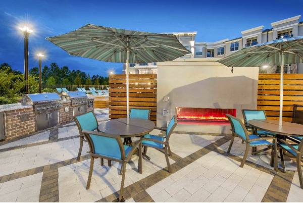 grill area/fire pit at View at Woodstock Apartments