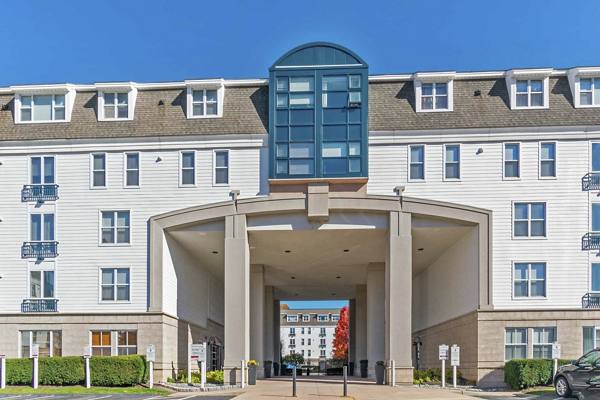 exterior at Strata Apartments