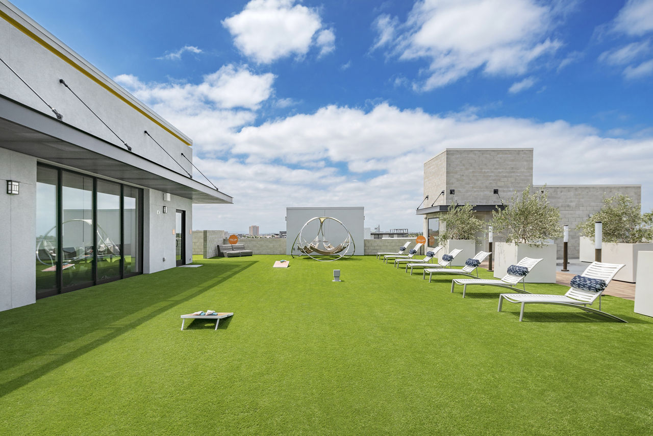 Roof deck at Parallel (3 of 4)