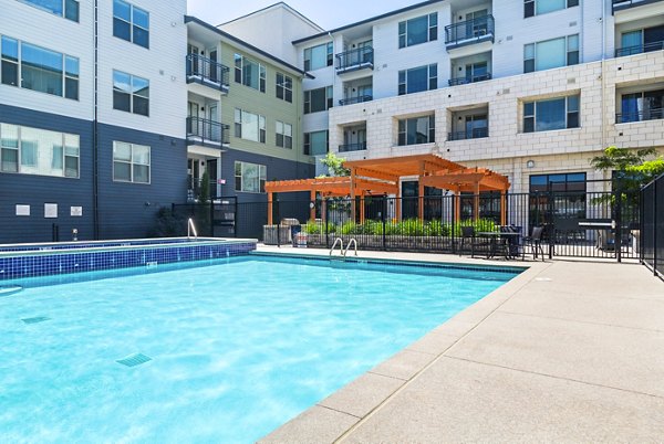 pool at Solana Lakewood Apartments