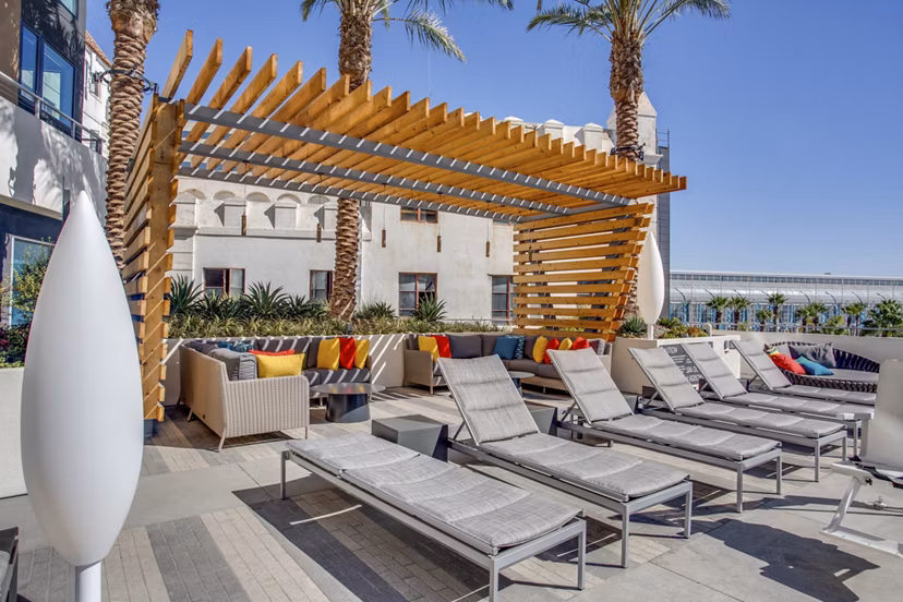 Oceanaire Apartments: Modern rooftop deck with ocean views