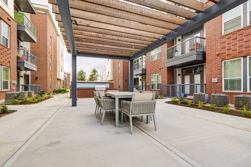 grill area at Encore Rise Apartments
